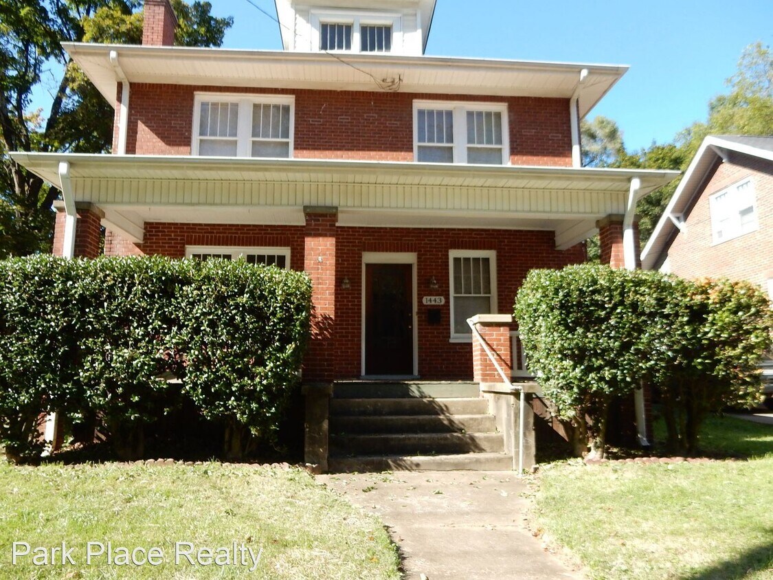 Primary Photo - 3 br, 1.5 bath House - 1443 Main Street SW
