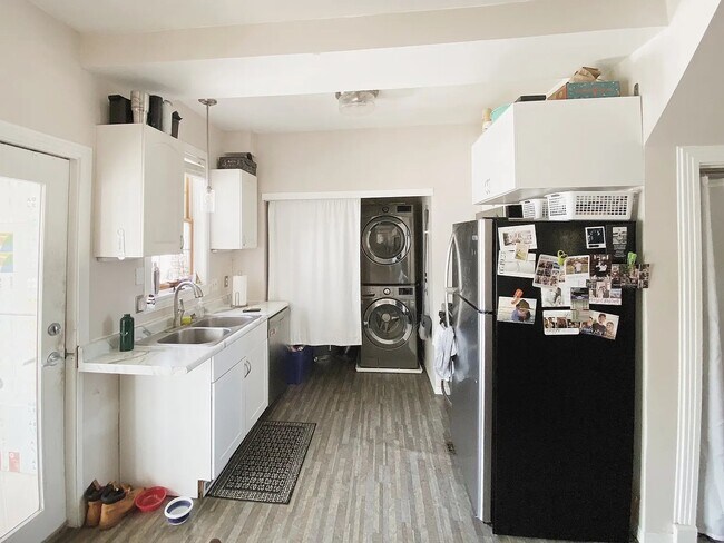 Foto del edificio - 632 Quincy St NE