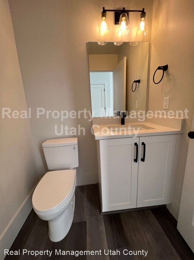 Building Photo - 3 br, 2.5 bath House - 181 S 250 E Unit B