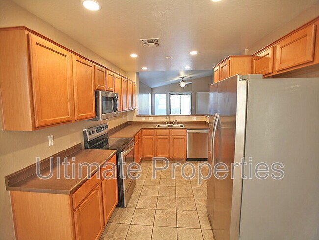 Foto del edificio - 11004 W Griswold Rd