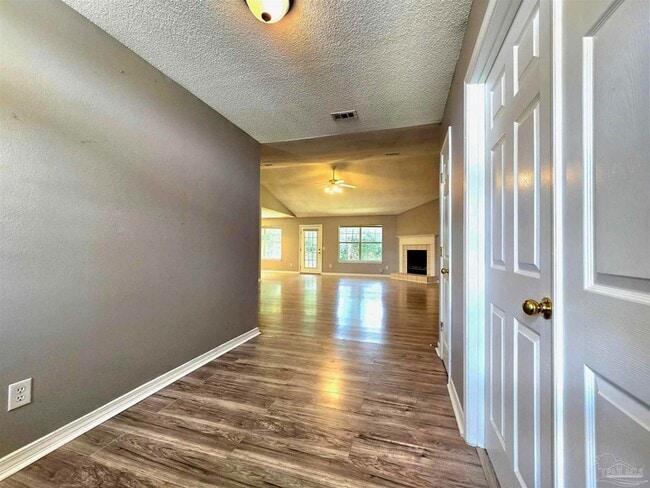 Building Photo - 6718 Fort Deposit Dr