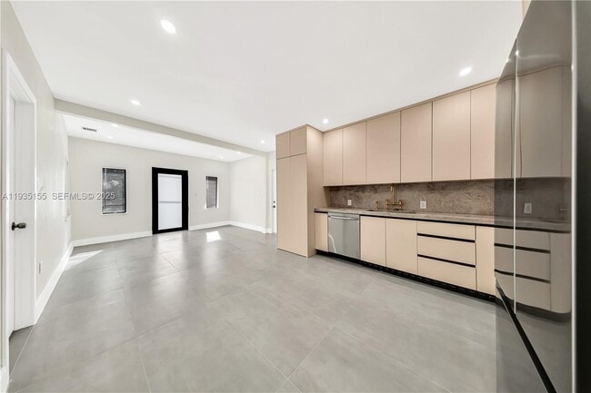 Foto del edificio - 807 NW 51st St