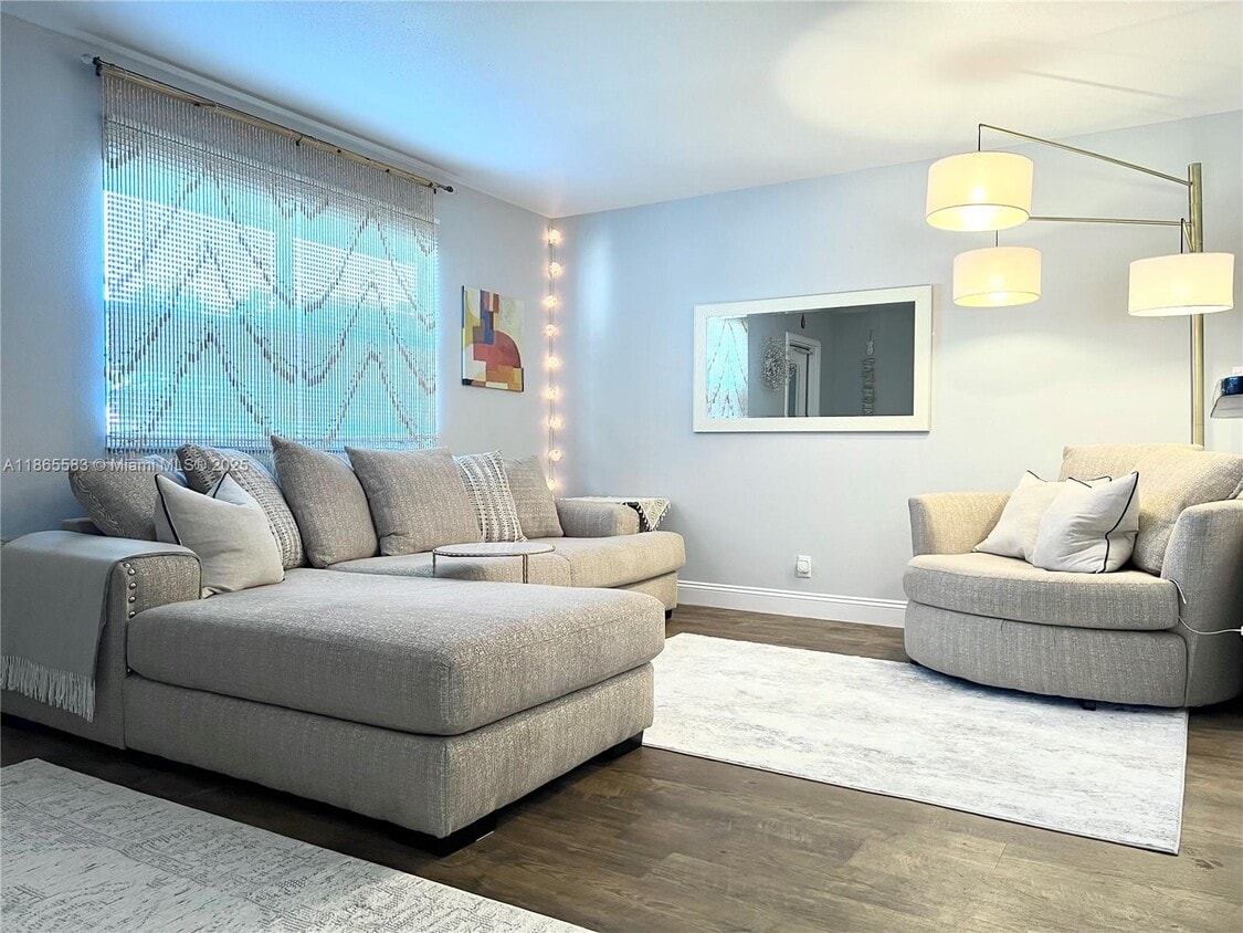 Foto principal - 134 Monaco Ct
