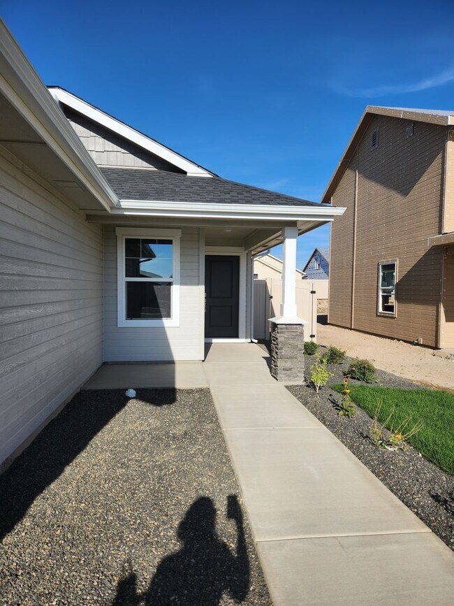Foto del edificio - Beautiful 3 bed 2 bath home in Nampa just off Ustick and Midland Blvd