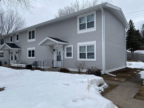 Building Photo - 101 Mitchell Cir