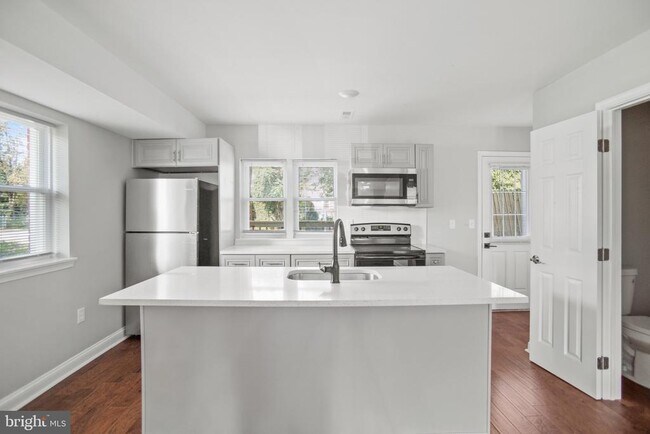 Foto del edificio - 4837 Beaufort Ave