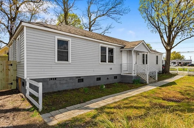 Building Photo - 3064 Indiana Ave