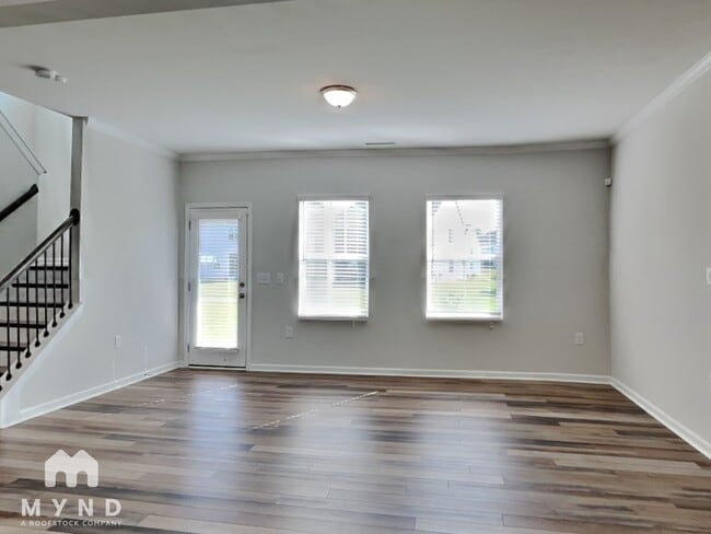 Building Photo - 1621 Trembley Pk Dr