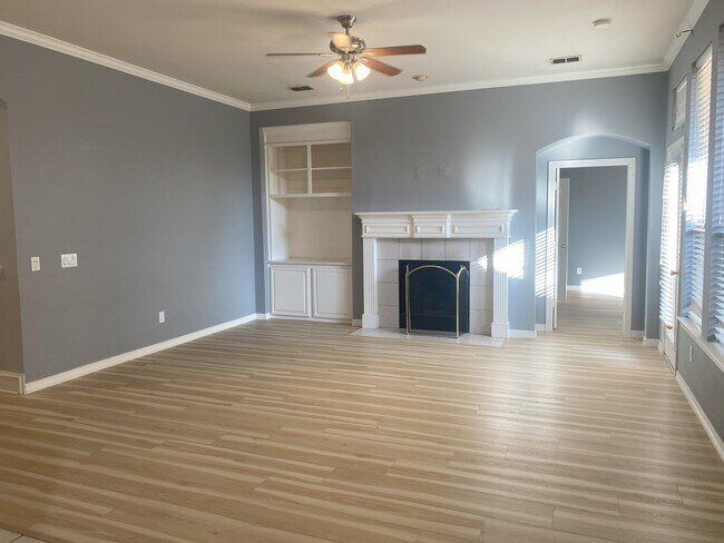 Building Photo - 3100 San Patricio Dr