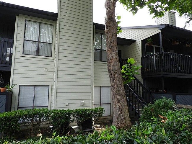 Foto del edificio - 9009 Richmond Ave