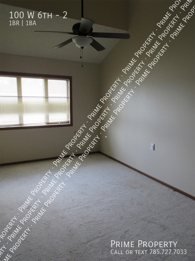 Building Photo - 100 W 6th-2