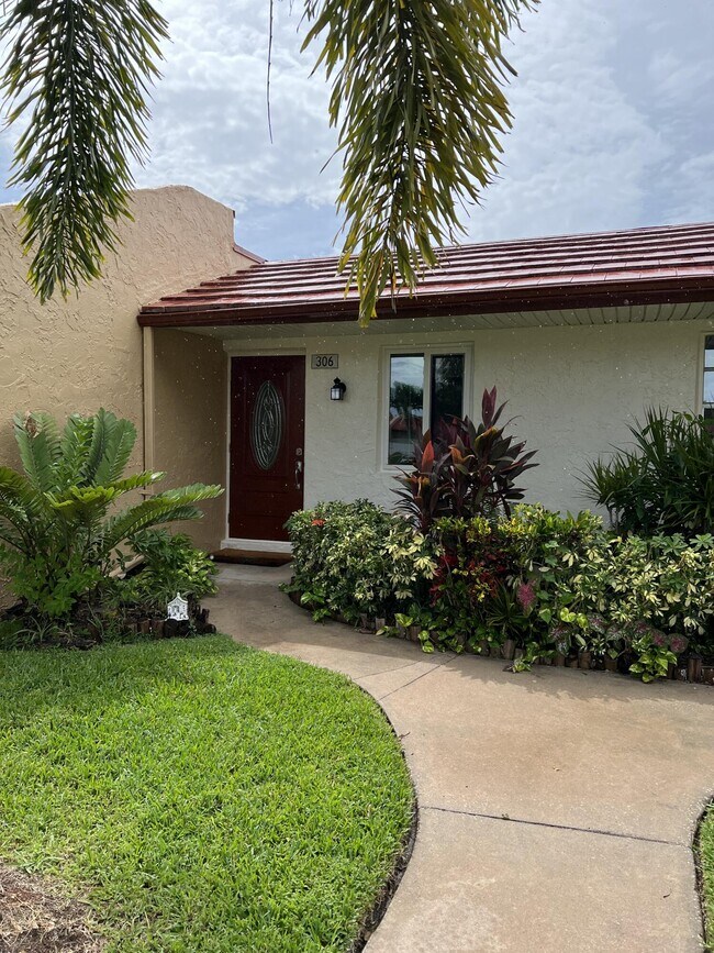 Foto del edificio - 306  Lake Helen Drive 306 West Palm Beach ...