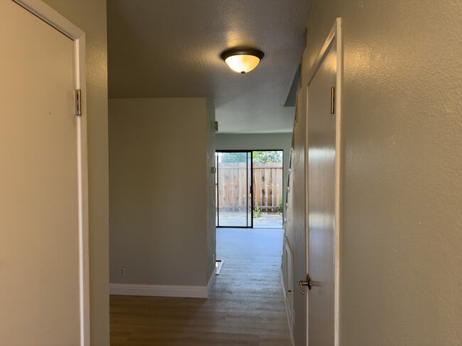 Building Photo - 3322 Santa Rita Rd