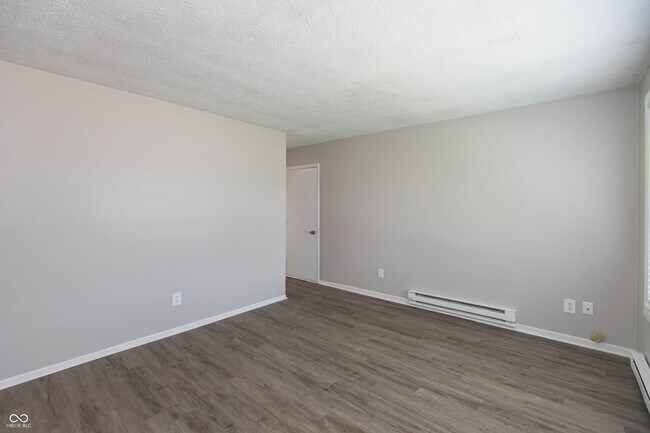 Foto del edificio - 9410 Meadowlark Dr