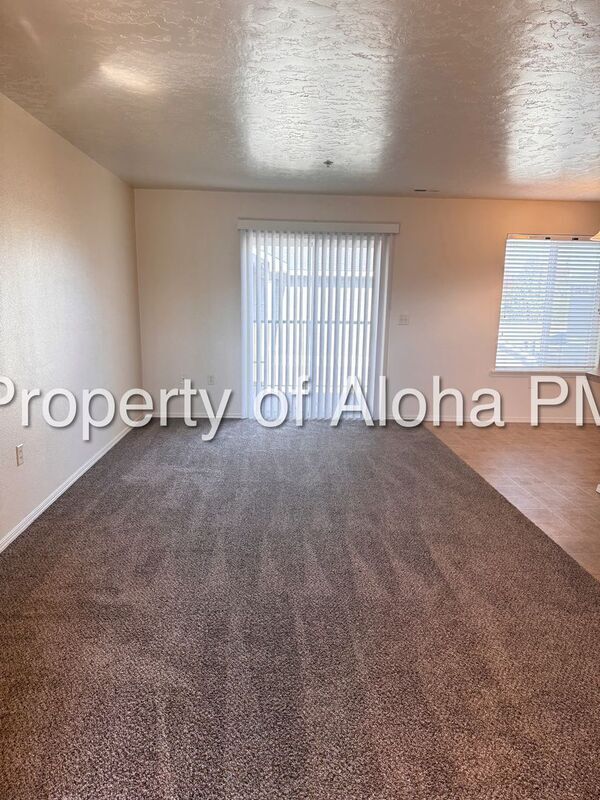 Foto del edificio - 1027 W Pine Ave