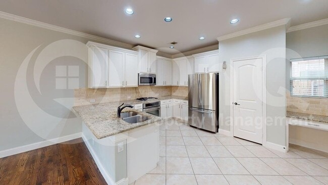 Building Photo - 2449 Avalon Ct