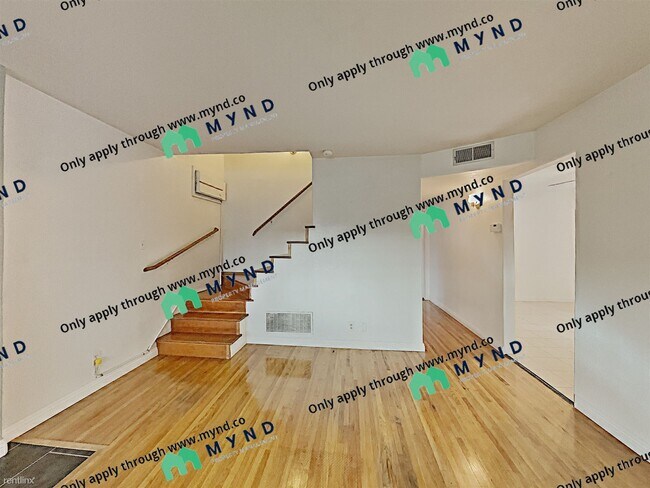 Building Photo - 3 br, 2 bath House - 2585 Dyer Way