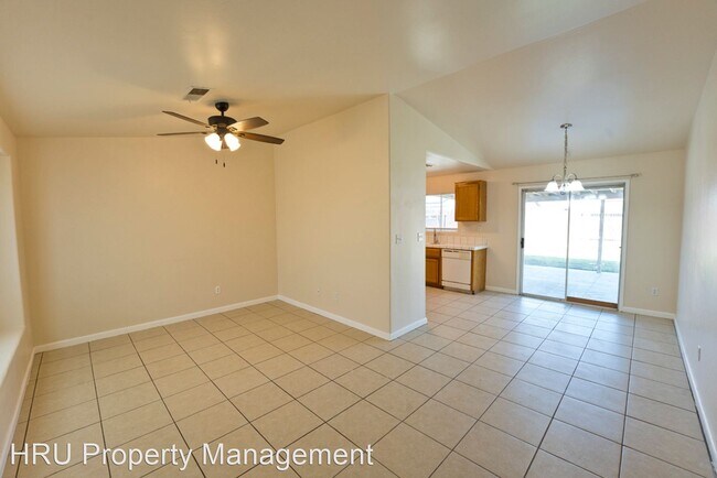 Building Photo - 3 br, 2 bath House - 1300 Engelberg Dr