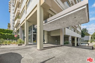Foto del edificio - 10701 Wilshire Blvd