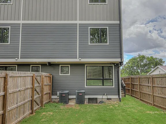 Building Photo - 2137 Buena Vista Pike