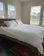 Building Photo - 1103 W 18th St