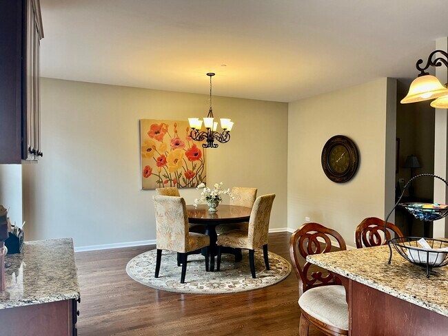 Foto del edificio - 1109 E Port Clinton Rd