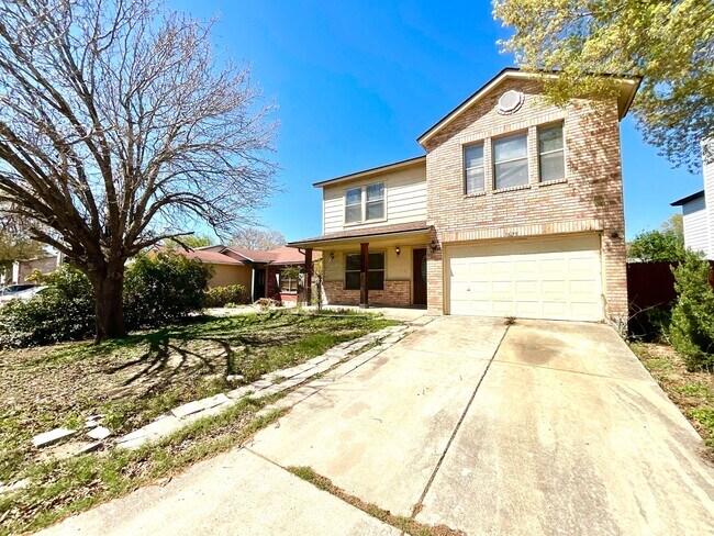 Foto del edificio - 3BD/2.5BA Dover Ridge Home Near 1604 – No Carpet, Fenced Yard & Covered Patio!