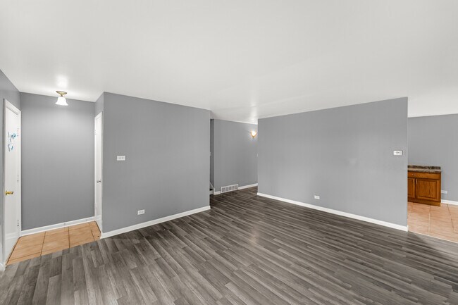 Building Photo - 17618 Grandview Dr