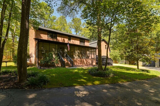 Foto del edificio - Stunning Home on 5 Acres in Chapin – Top-R...