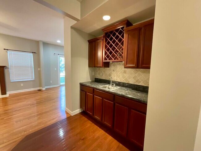 Foto del edificio - 754 Michael St