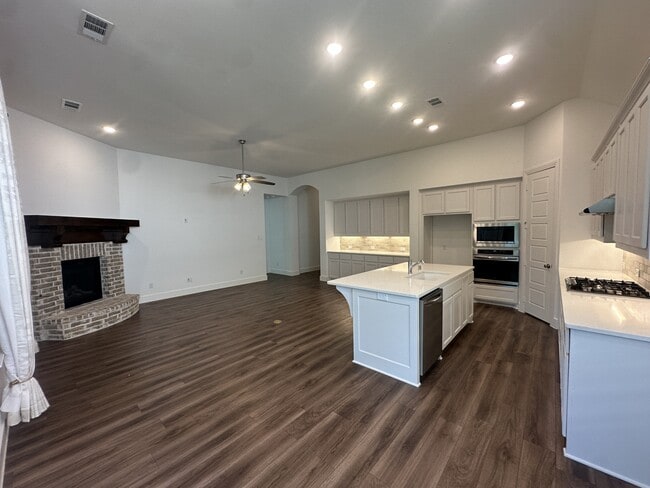 Foto del edificio - 720 Wycliffe Dr