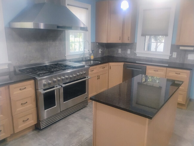 Newly renovated kitchen. - 821 S William St