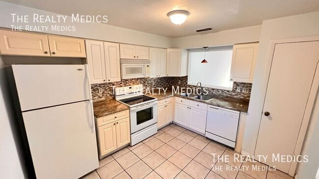 Foto del edificio - 7628 University Garden Dr