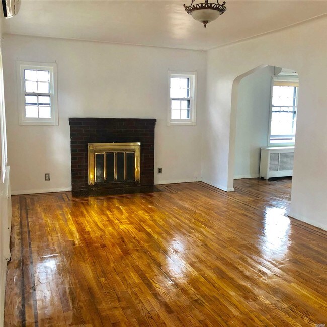 Building Photo - 58-07-58146 146th St