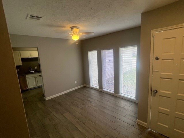 Foto del edificio - 10410 Kirkglen Dr