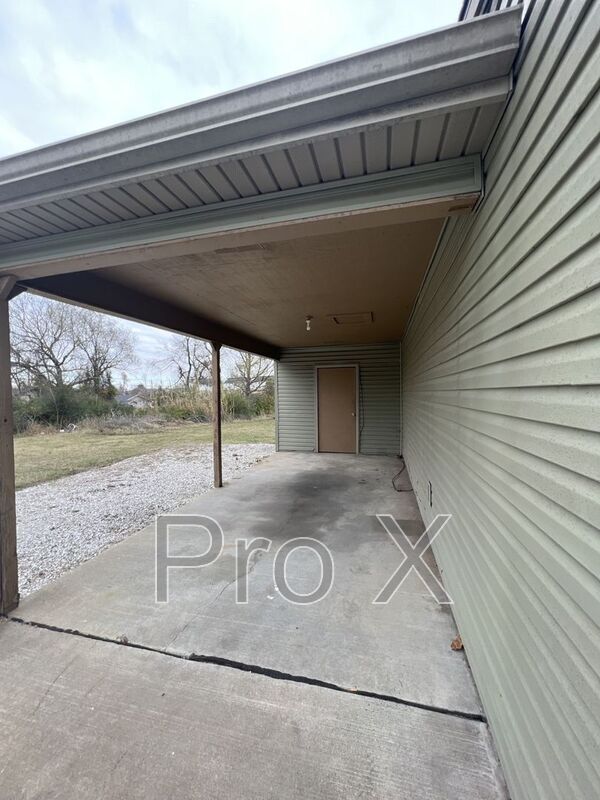 Foto del edificio - 3121 E 12th St