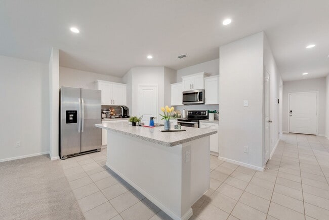 Foto del edificio - Amazing 4 Bed, 2 Bath Rental Ready for New...