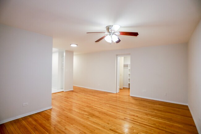 Photo - 6161 N Winthrop Ave Apartment