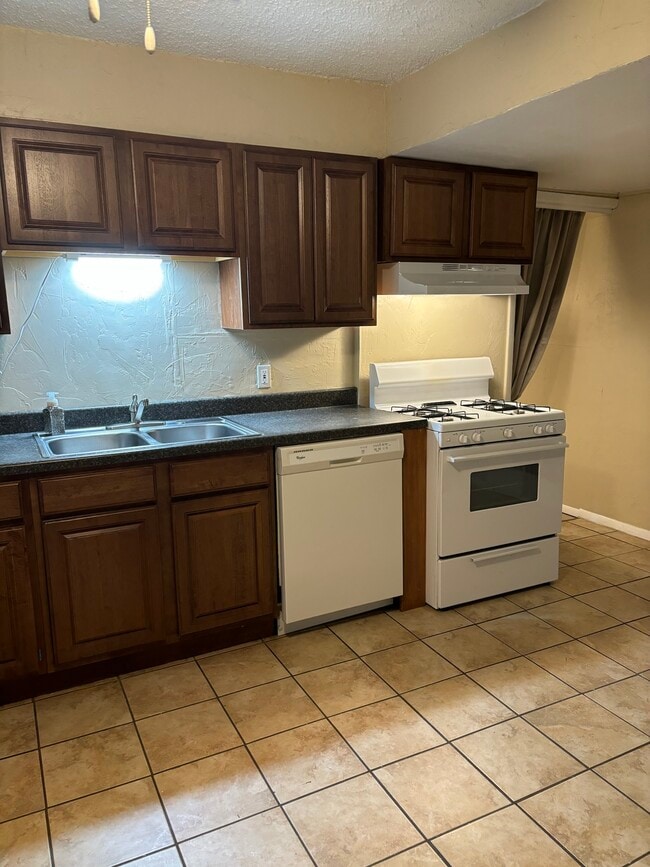 Foto del edificio - 6904 NW 43rd St