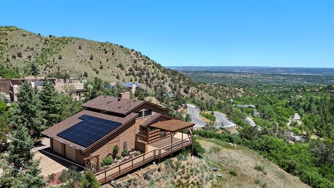 Building Photo - Crystal Park Gated Community stunning home...