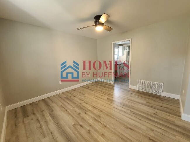Foto del edificio - One Bedroom |  Detached Garage | Move In R...