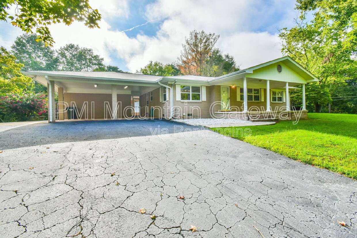 Primary Photo - 158 Batson St