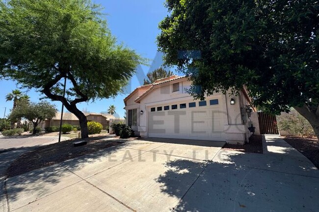 Building Photo - Home at 51st Ave/ Loop 101! . JOIN THE WAI...