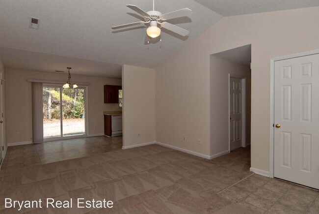 Building Photo - 3 br, 2 bath House - 212 Birch Creek Drive