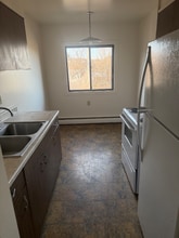 Building Photo - 729 Oakdale Ave