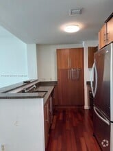 Building Photo - 300 S Biscayne Blvd