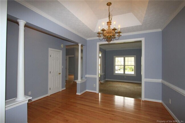 Building Photo - 6244 N Mayfair Cir