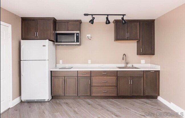 Building Photo - 3508 Tierra Linda Ln