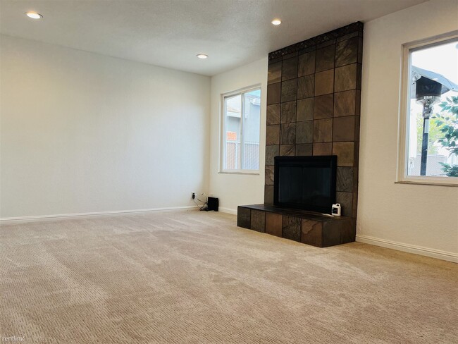 Building Photo - 4 br, 2 bath House - 2115 Cypress Avenue
