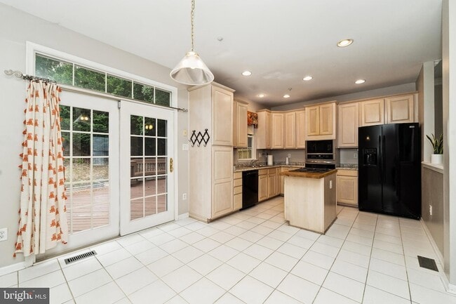 Building Photo - 9236 Owings Choice Ct